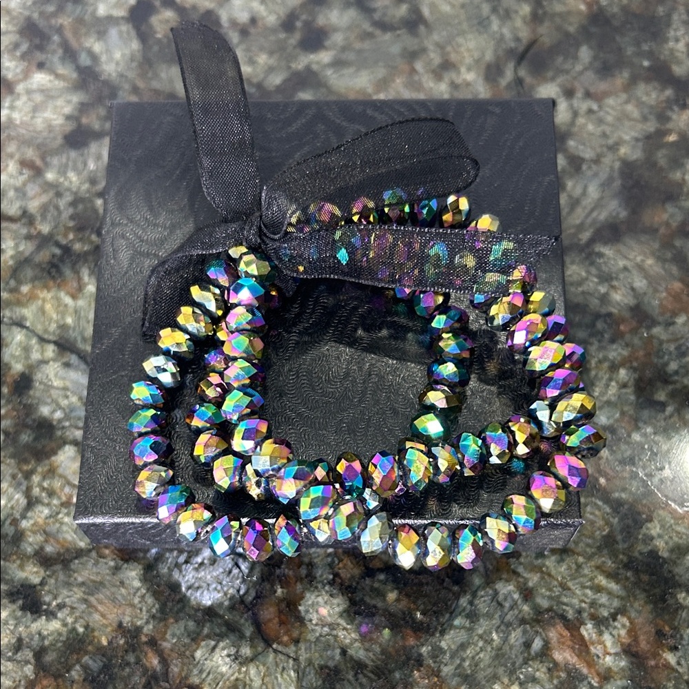 💜💚Beautiful Iridescent Beaded Bracelet Set💜💚